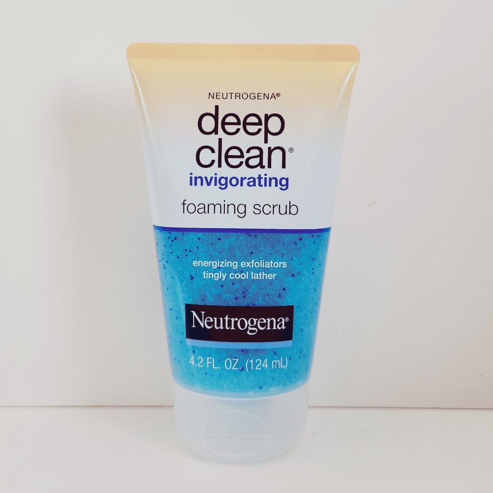 ⭐4/$15 Neutrogena Deep Clean Invigorating Foaming Gel Face Scrub